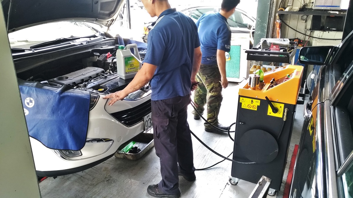 1070607現代IX35水箱清洗流程(1)