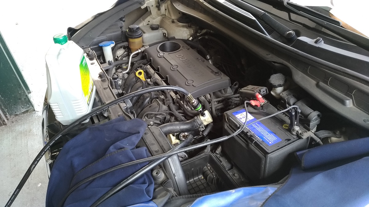 1070607現代IX35水箱清洗流程(3)