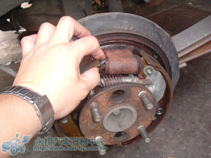 鼓式煞車漏油2