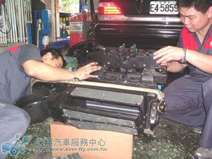 終於找到,老兄在這哩!我看到,你認為需不需要請車主來了解一下ㄋ。