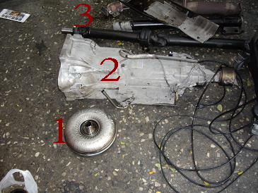 圖1:扭力轉換器  圖2:變速箱總成  圖3:中心傳動軸  已把變速箱整個拆下來仔細檢查清楚損壞處