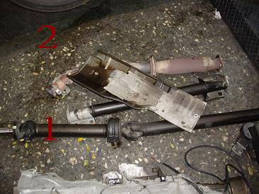 圖1:中心傳動軸  圖2:排氣管